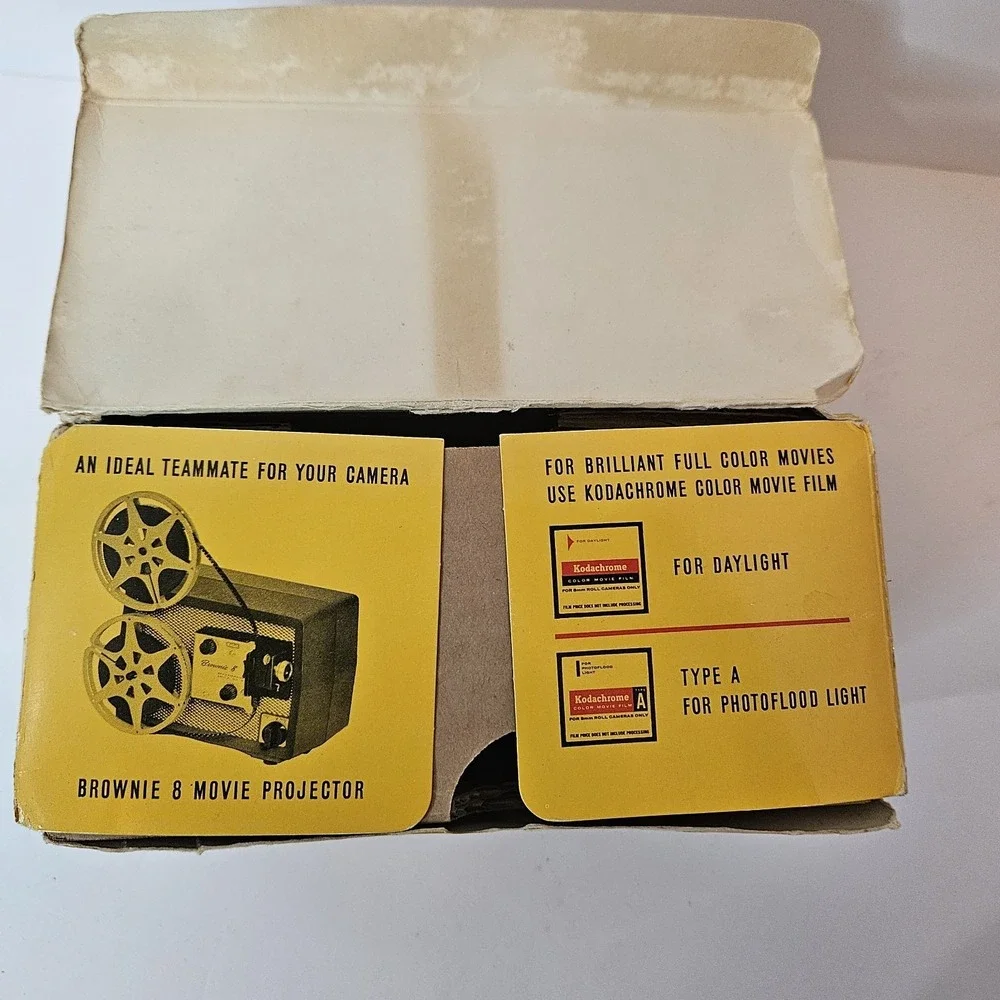 Vintage Kodak Brownie 8 No. 142 Movie Camera F/2.7 8MM orig box & Manual Retro